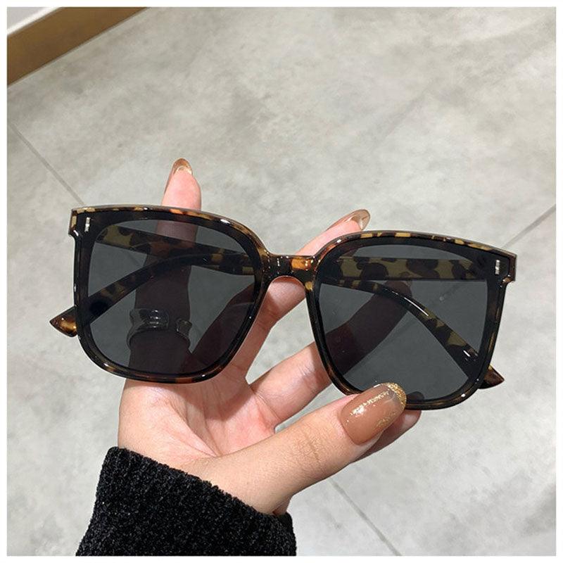 Vintage Square Sunglasses - YIA Collective